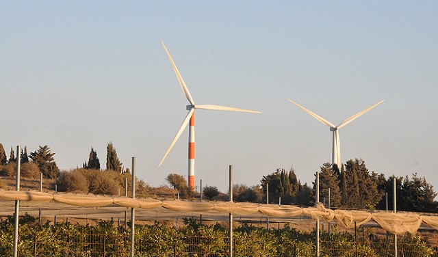 مشروع المَراوِح في الجولان: تهجير مُقَنّع تحت غطاء الطاقة المُتَجَدّدة