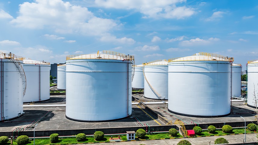 الاتجاهات الرئيسية:
ملامح سوق تخزين النفط بالعالَم في ظلّ النظام الدولي الراهن